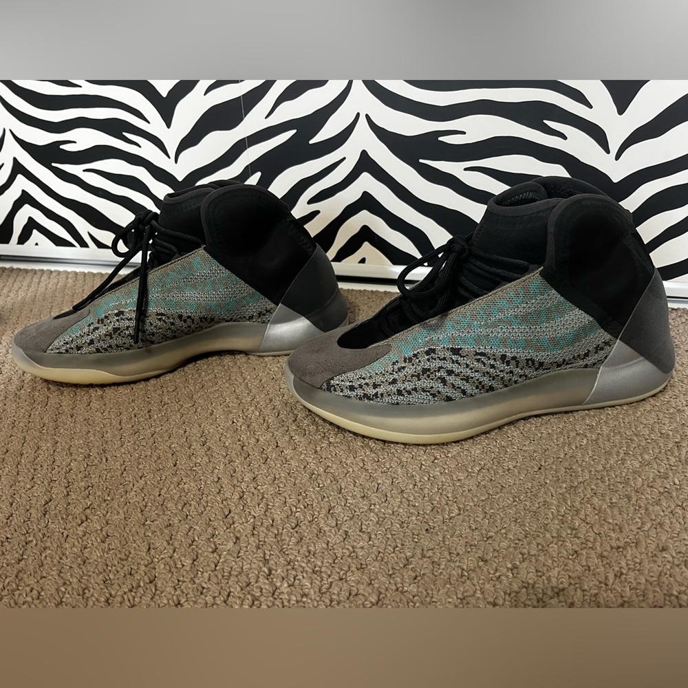 Adidas | 2020 Yeezy Quantum 'Teal Blue' Size 11.5